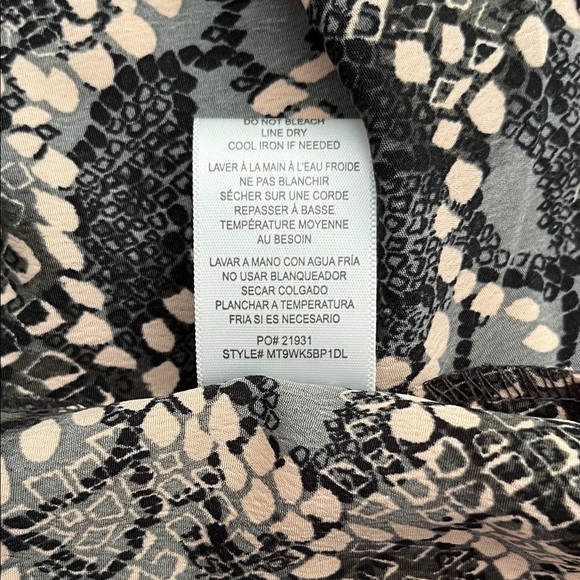 Bobeau SNAKE SKIN PRINT  Blouse - Picture 12 of 13